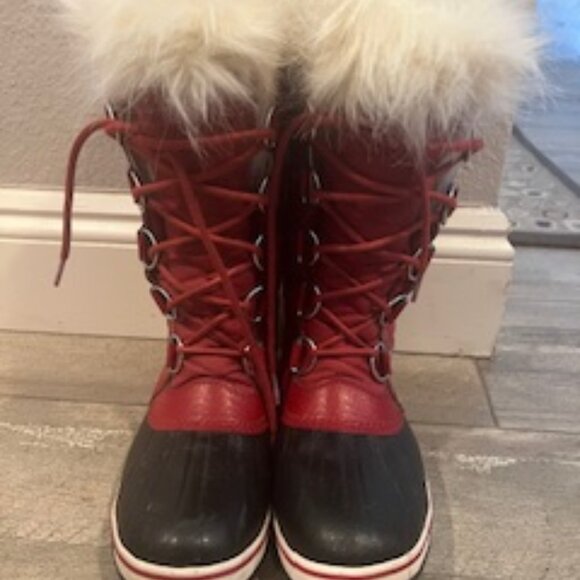 Joan of Arctic Red and Black Sorel Boots - Picture 1 of 3